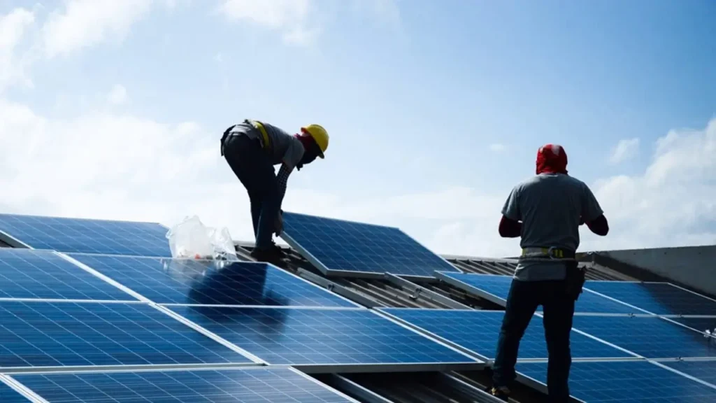 Residential rooftop solar panel system in Lahore